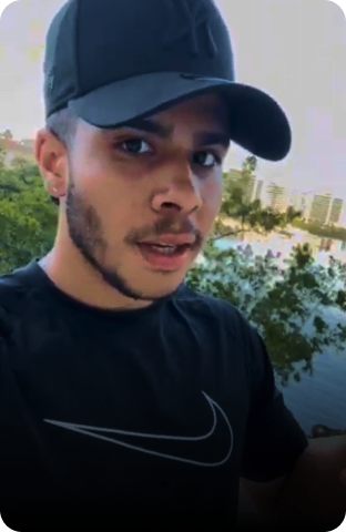 Terminamos enero con <span style="font-weight: 900; text-transform: uppercase;"> un 30% arriba</span> <br/> <hr size="1px" color="#542AF8" /> <span class="subtitile">Alessandro Rayo</span>